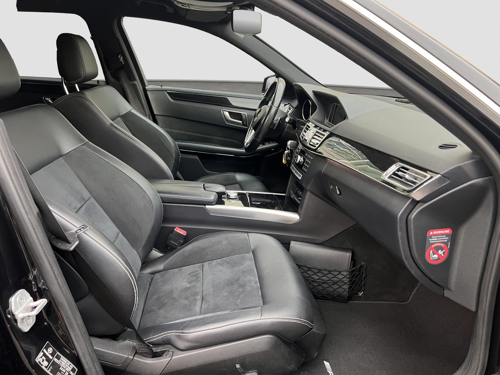 MERCEDES-BENZ E 350 BlueTEC 4Matic 7G-Tronic-image-12