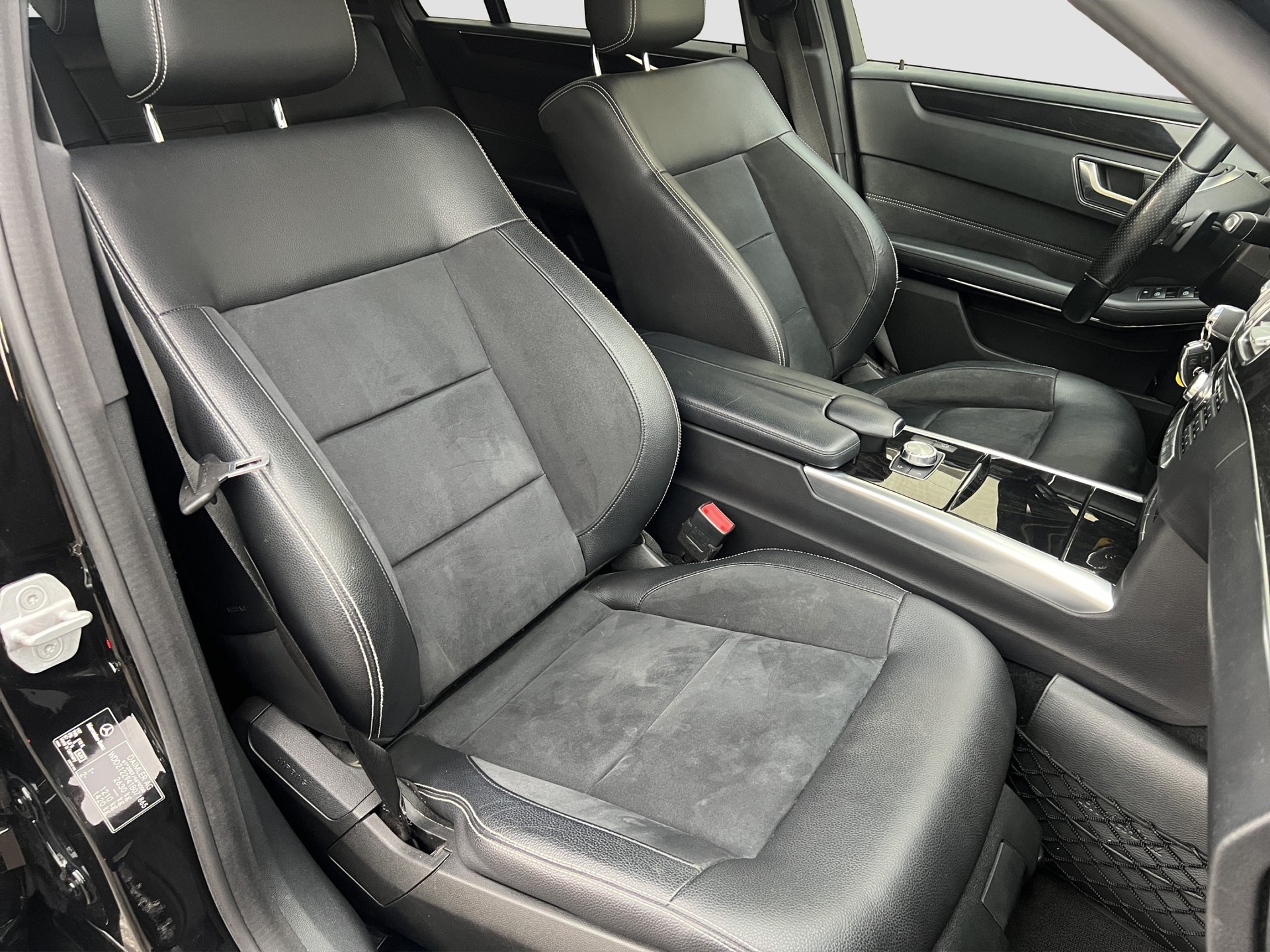 MERCEDES-BENZ E 350 BlueTEC 4Matic 7G-Tronic-image-14
