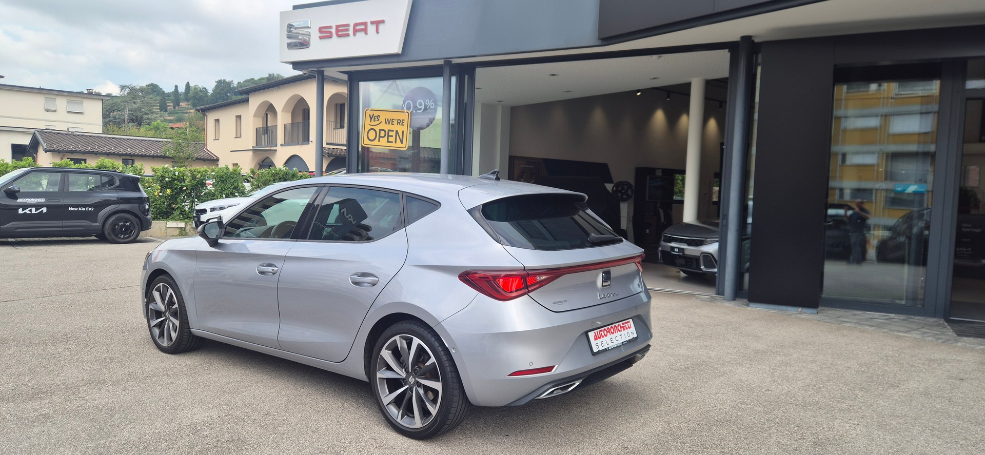 SEAT Leon 1.5 eTSI mHEV DSG Hola FR-image-4