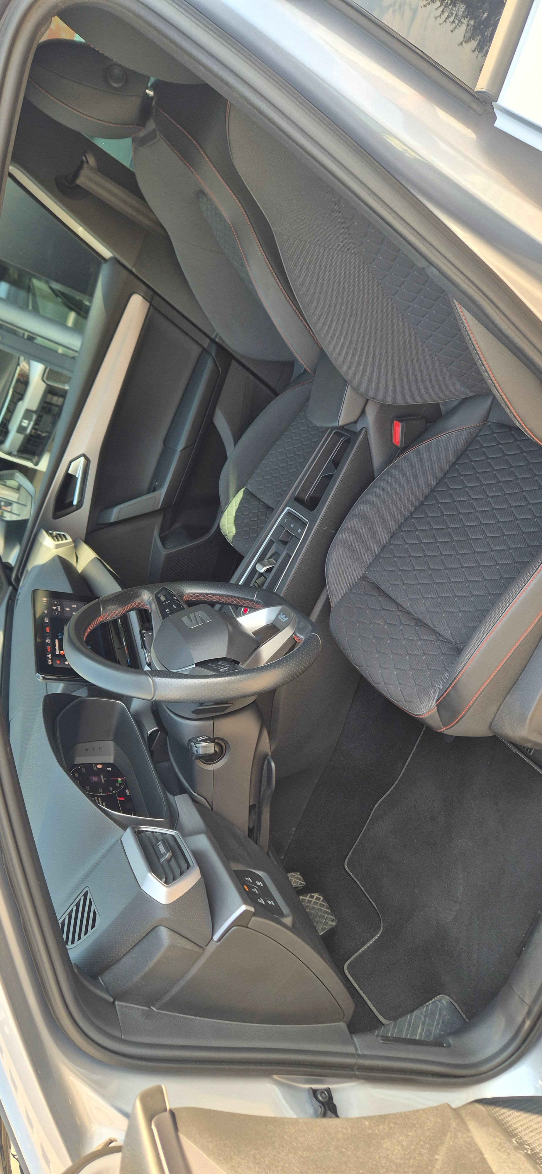 SEAT Leon 1.5 eTSI mHEV DSG Hola FR-image-7