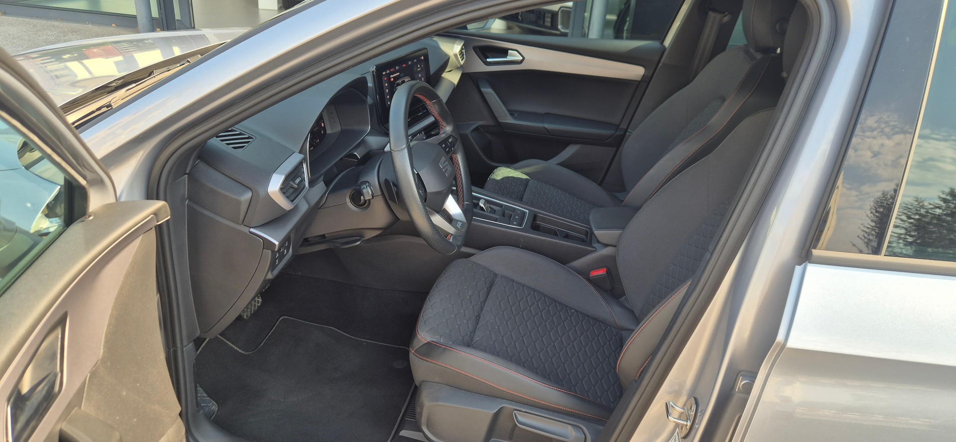 SEAT Leon 1.5 eTSI mHEV DSG Hola FR-image-8