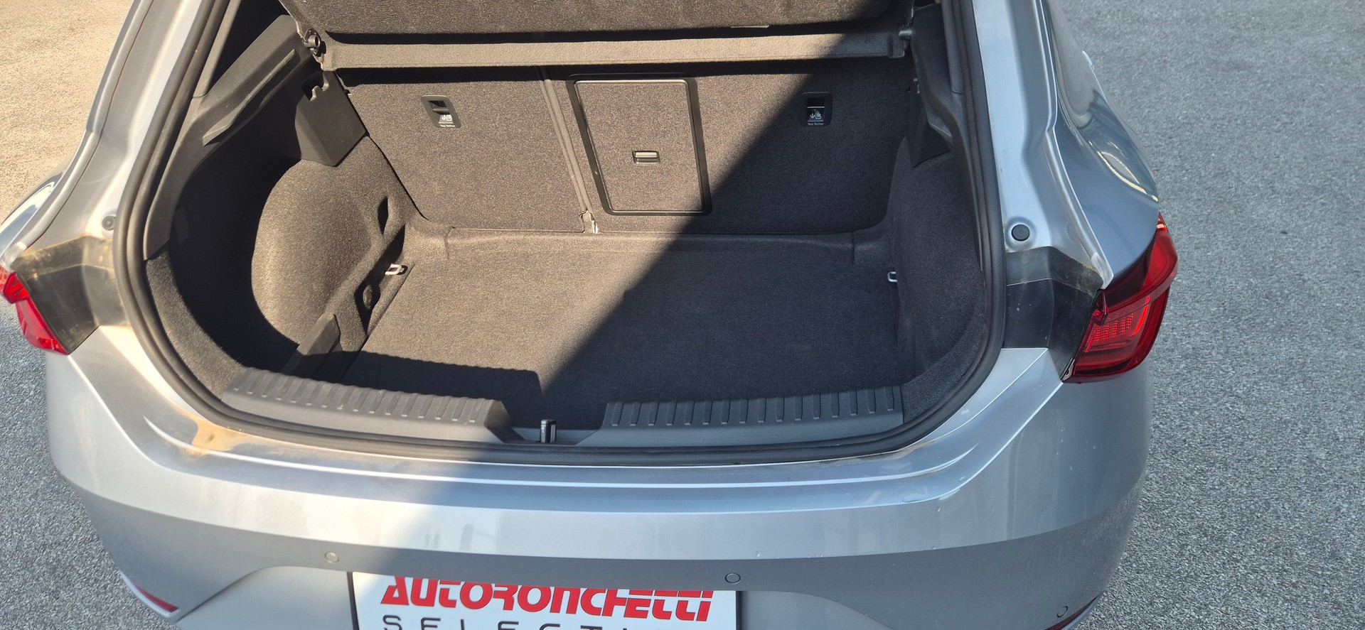 SEAT Leon 1.5 eTSI mHEV DSG Hola FR-image-12