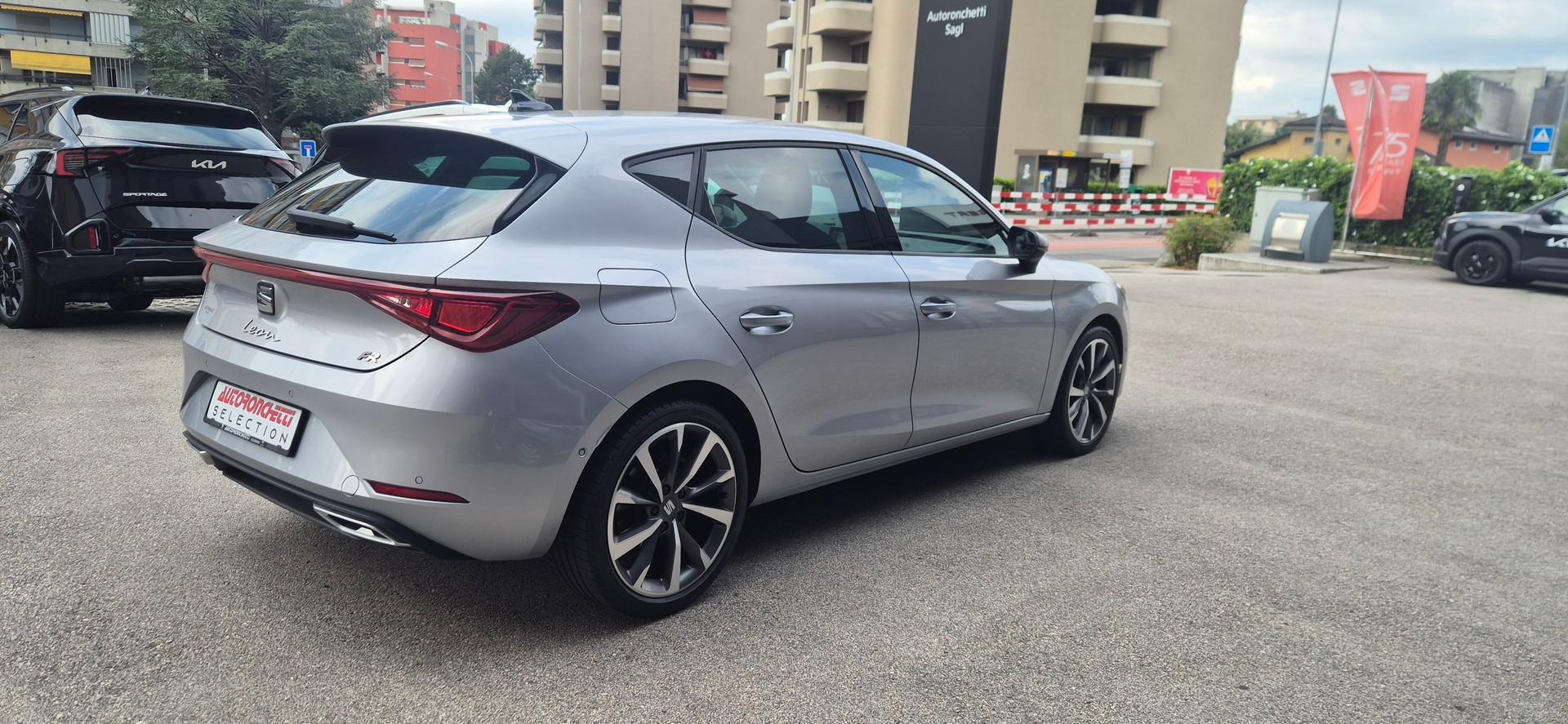 SEAT Leon 1.5 eTSI mHEV DSG Hola FR-image-2