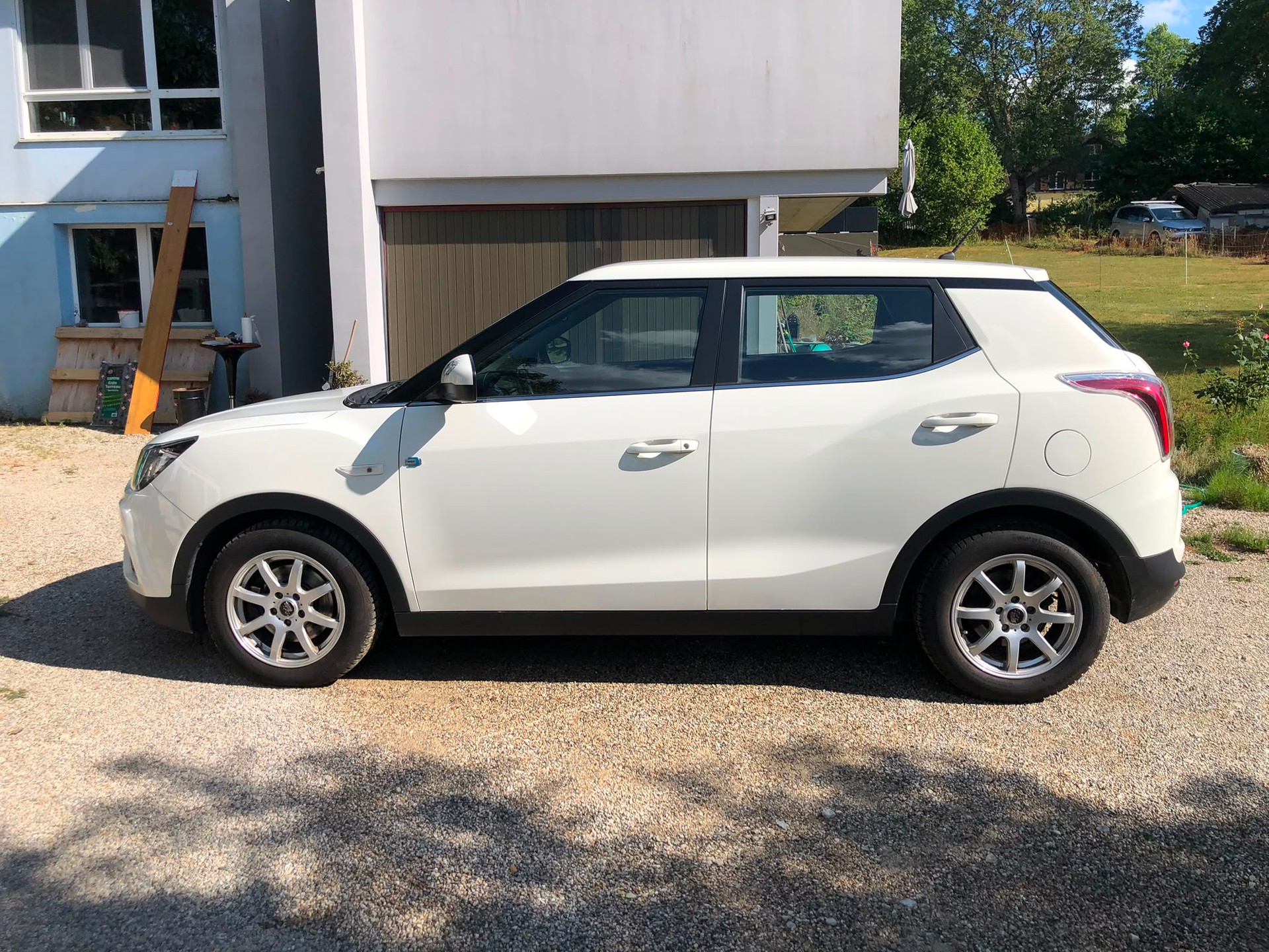 KGM-SsangYong 1.6 e-XDi Sapphire 4WD-image-2