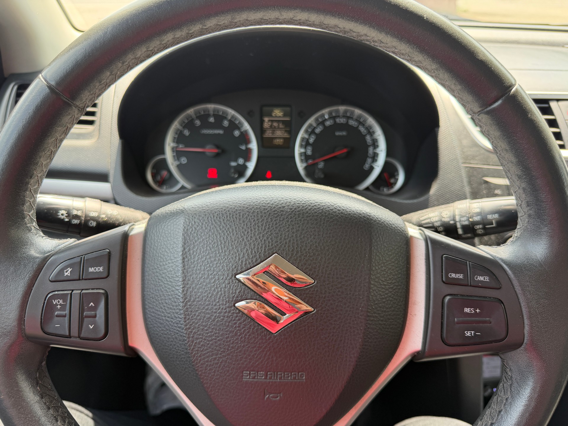 SUZUKI Swift 1.2i 16V GL Top-image-10