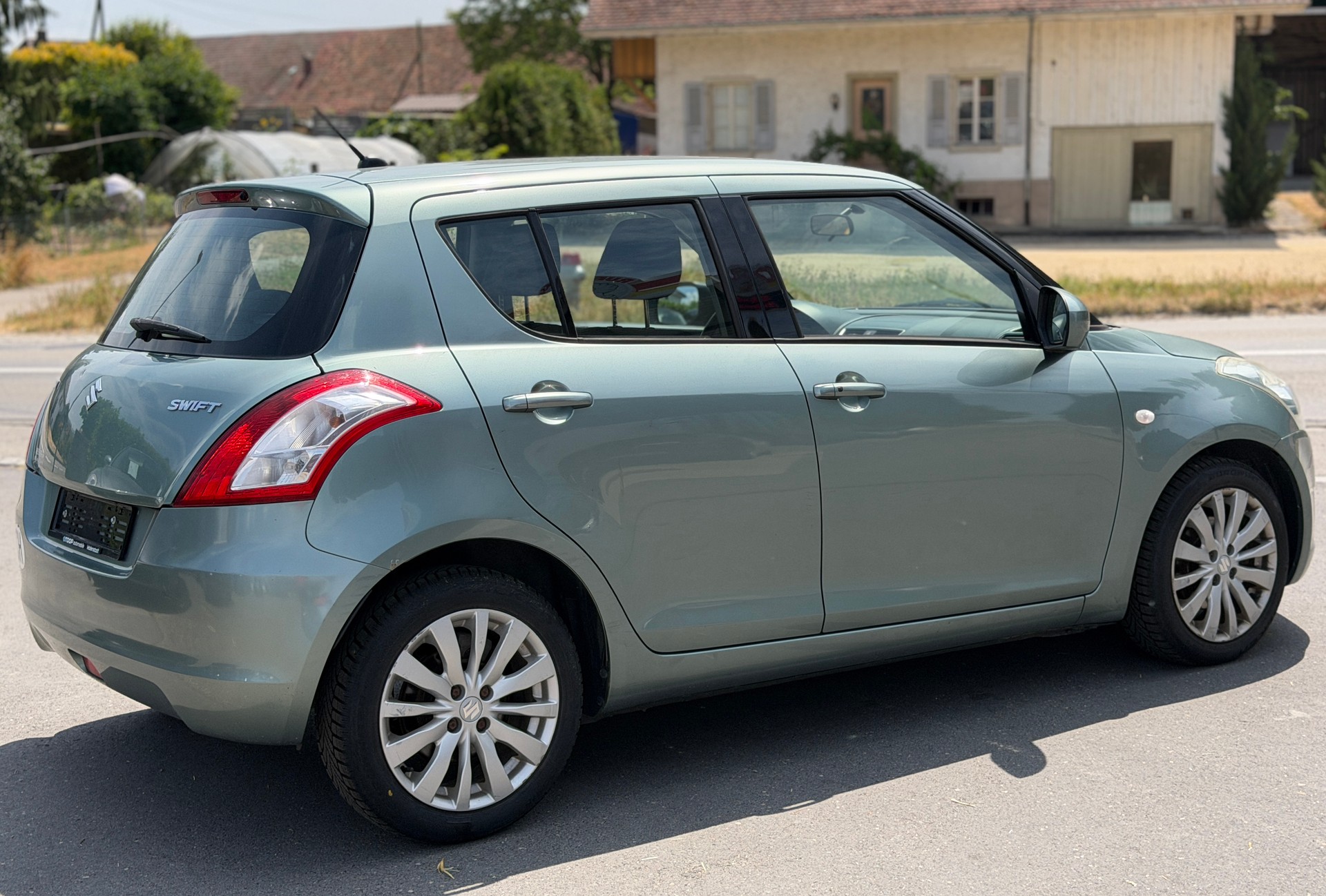 SUZUKI Swift 1.2i 16V GL Top-image-1