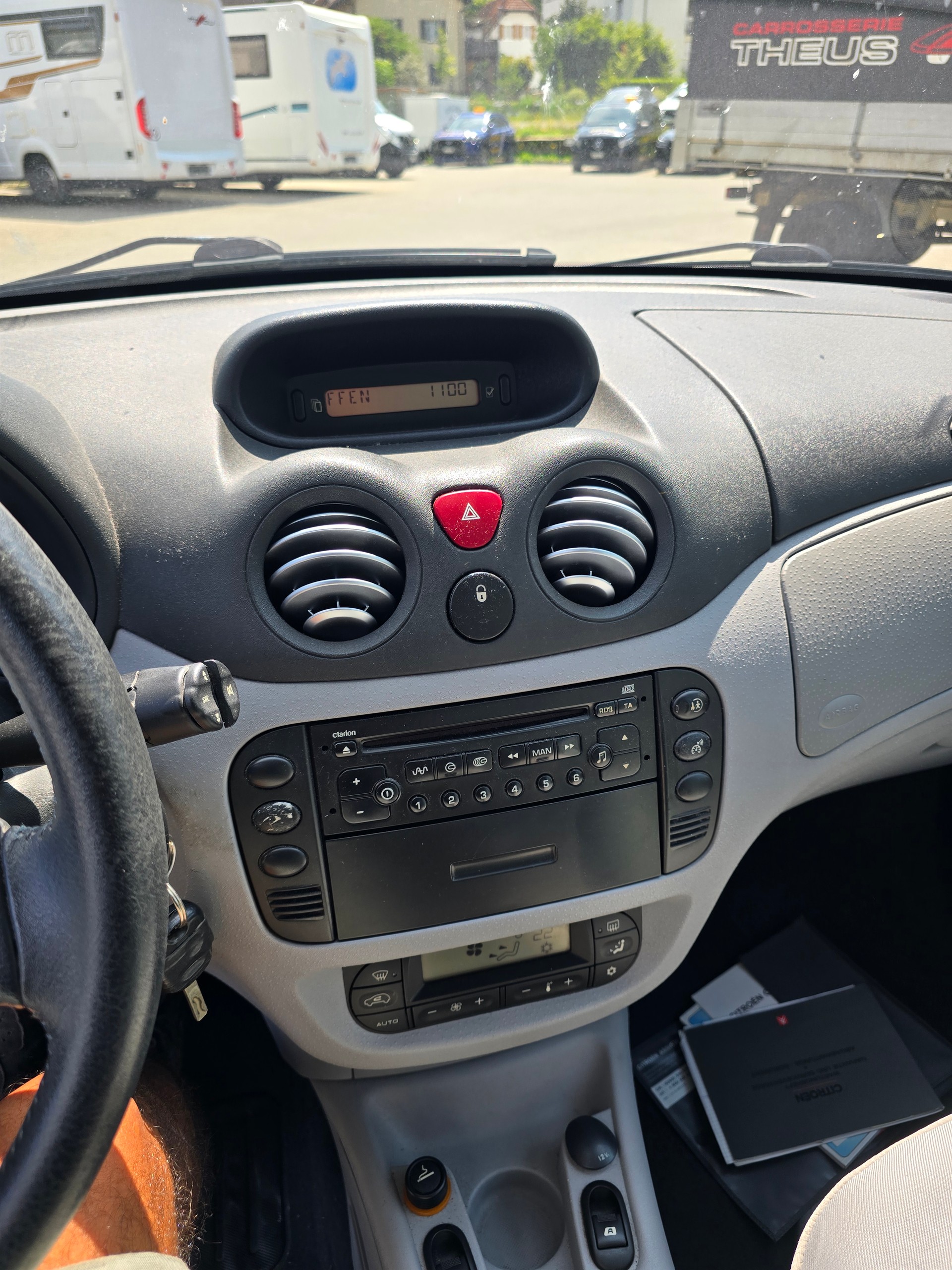 CITROEN C3 1.6i 16V Exclusive-image-9