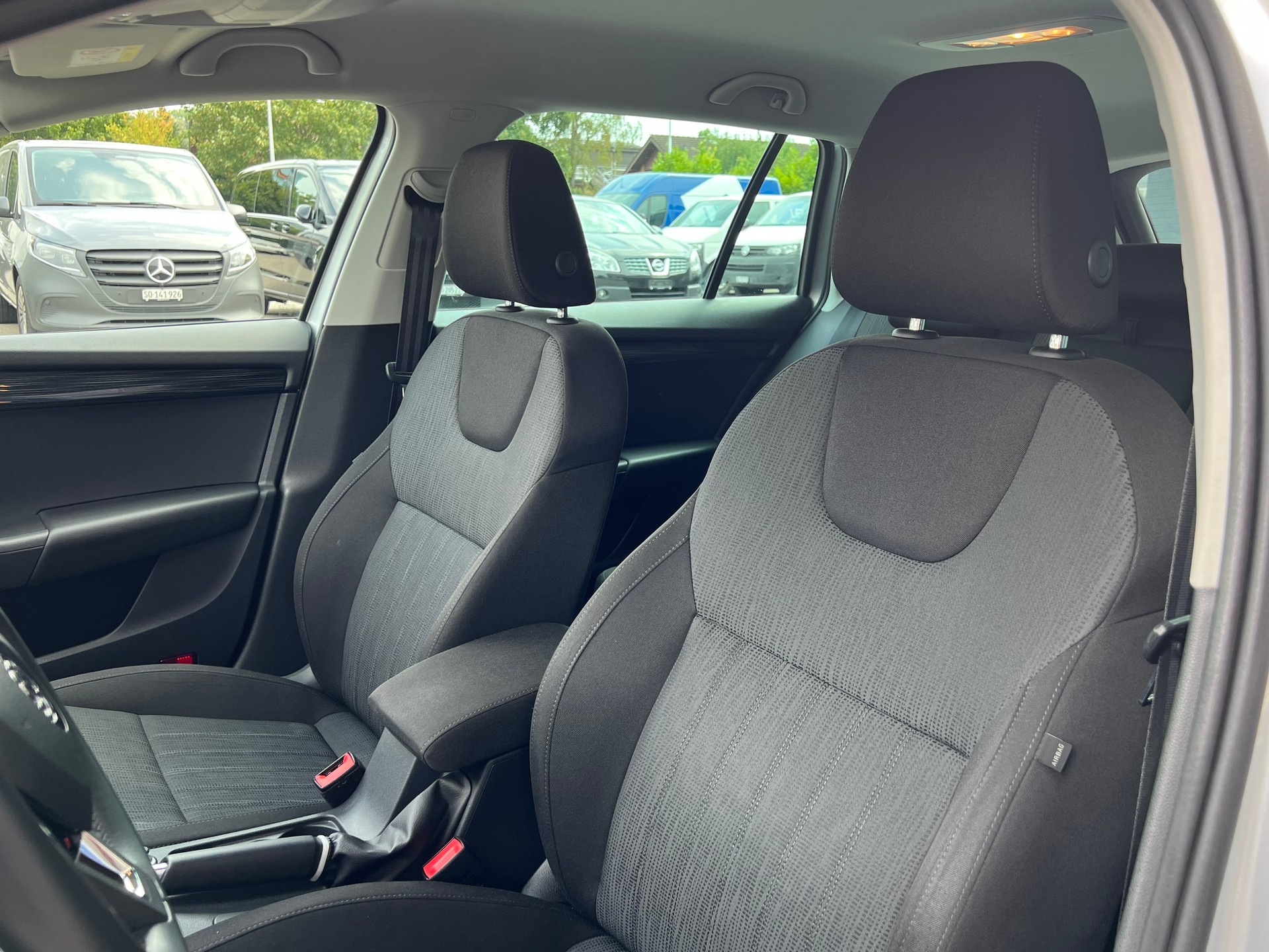SKODA Octavia Combi 2.0 TDI 184 Style 4x4 DSG 1.Hand * Autobahnkilometer *-image-10