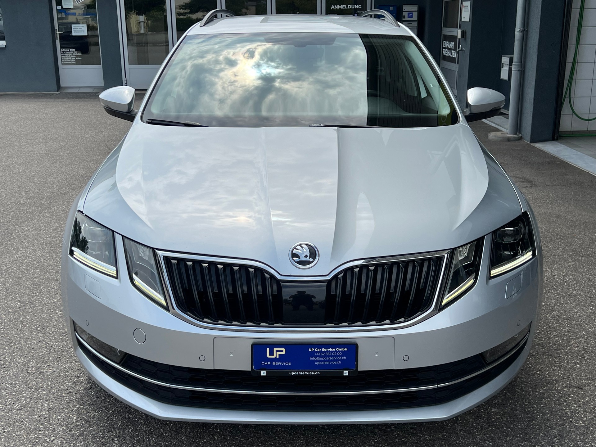 SKODA Octavia Combi 2.0 TDI 184 Style 4x4 DSG 1.Hand * Autobahnkilometer *