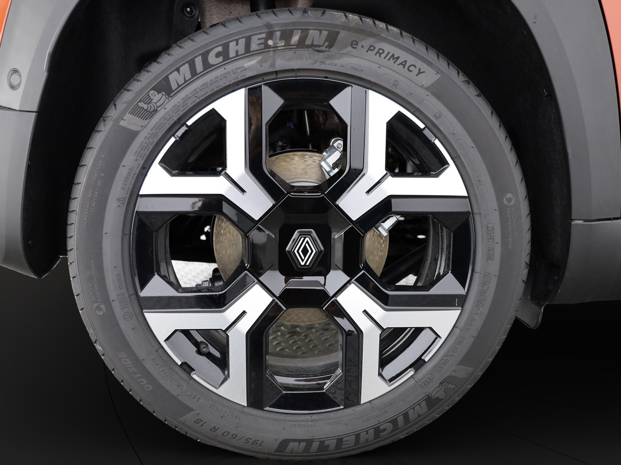 RENAULT R4 E-Tech Comfort Range techno-image-3