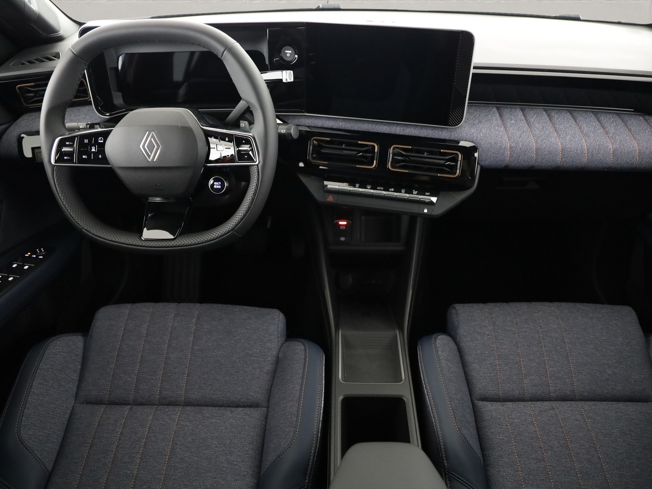 RENAULT R4 E-Tech Comfort Range techno-image-4