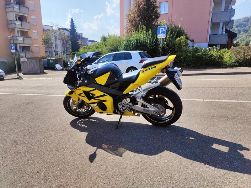 HONDA CBR 900 RR Fireblade FI-image-1