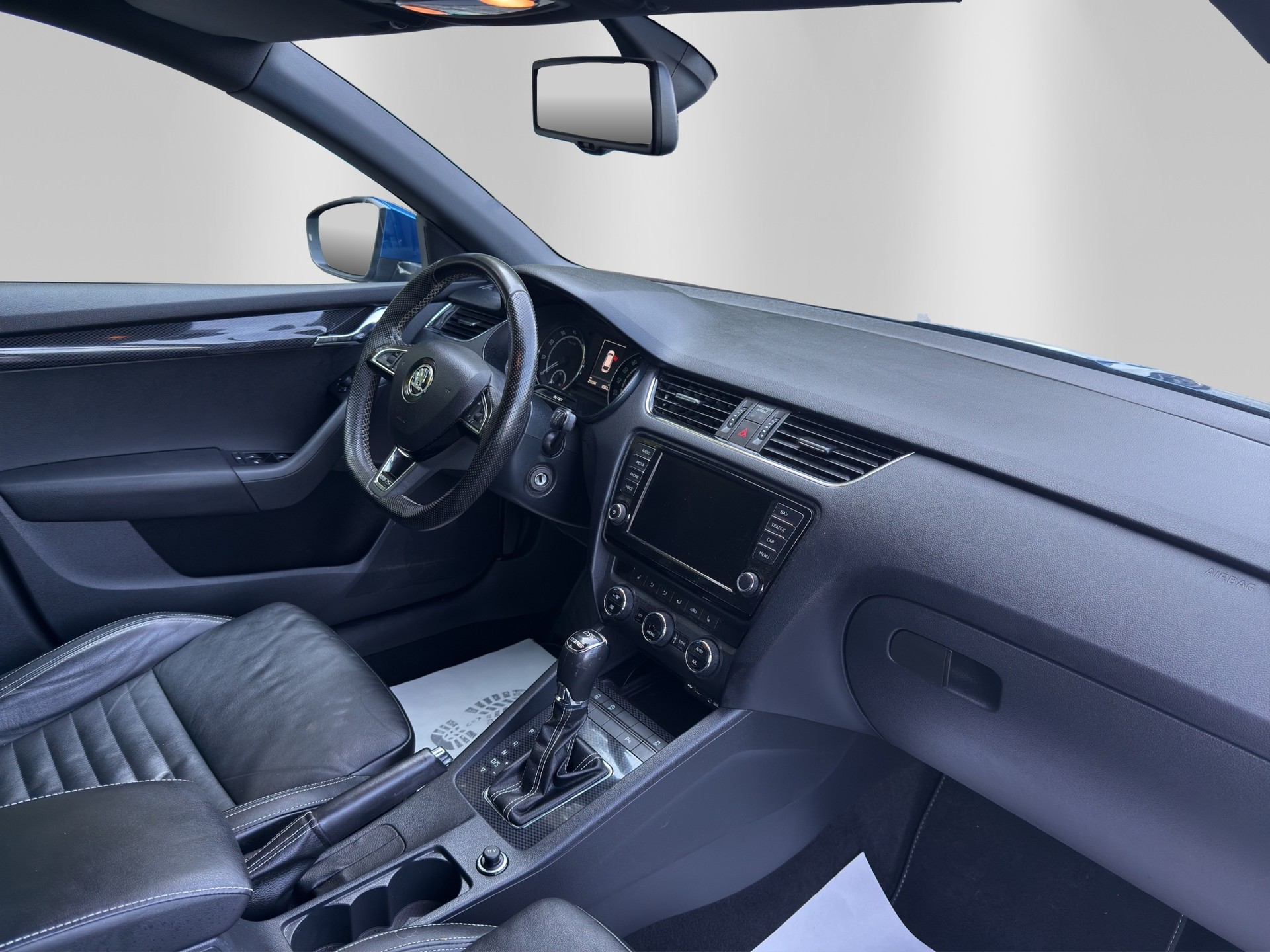 SKODA Octavia Combi 2.0 TSI RS DSG-image-12