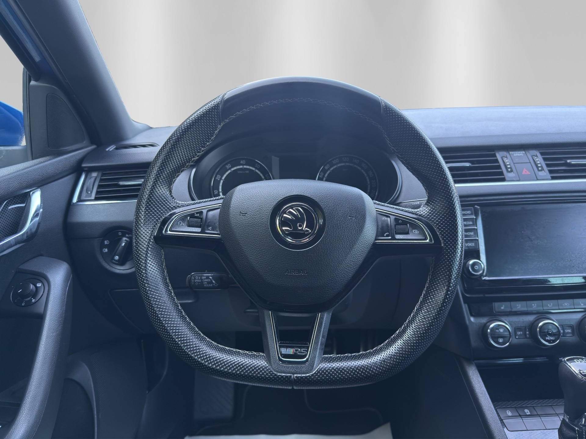 SKODA Octavia Combi 2.0 TSI RS DSG-image-9
