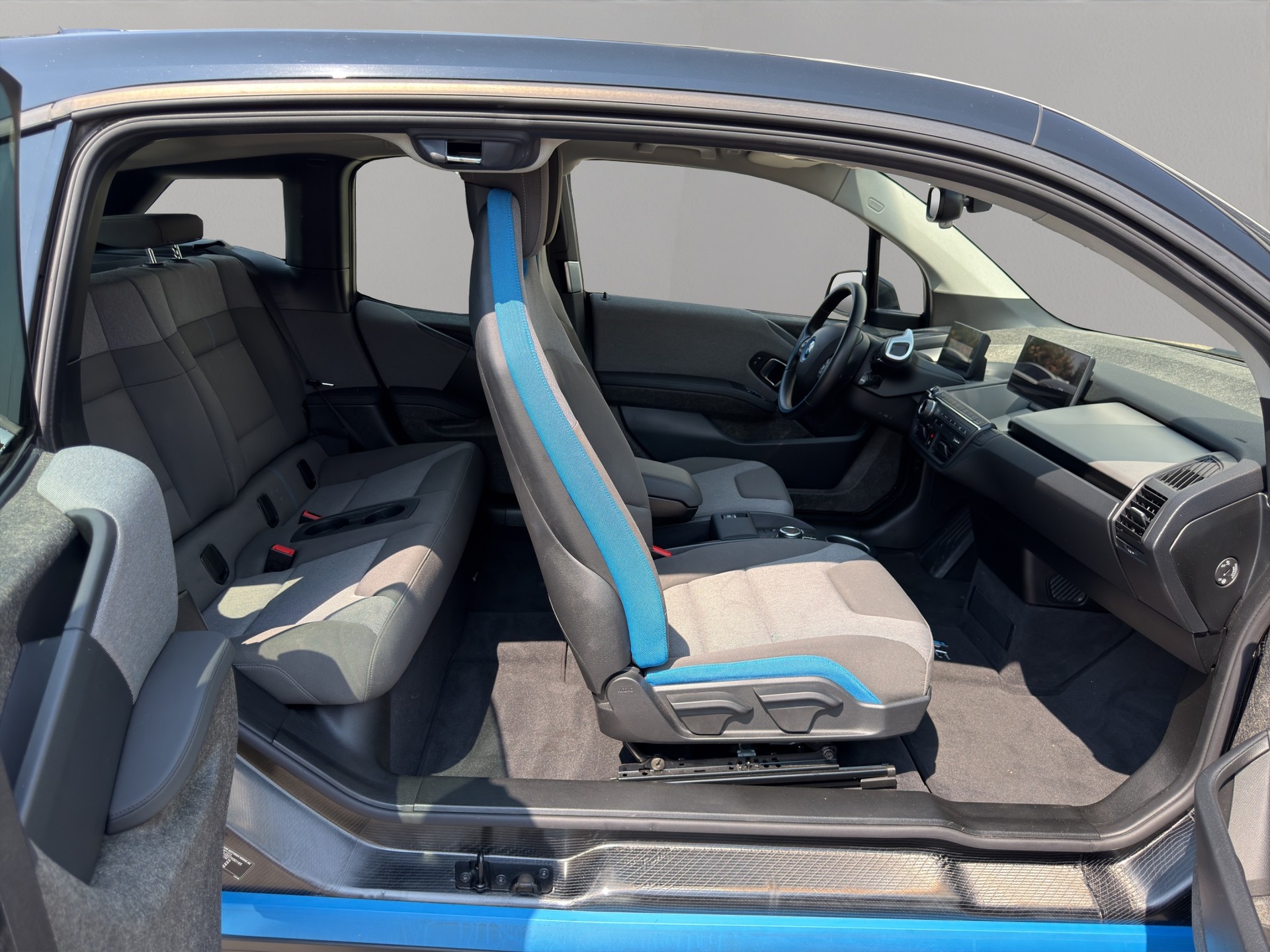 BMW i3s (120Ah)-image-17