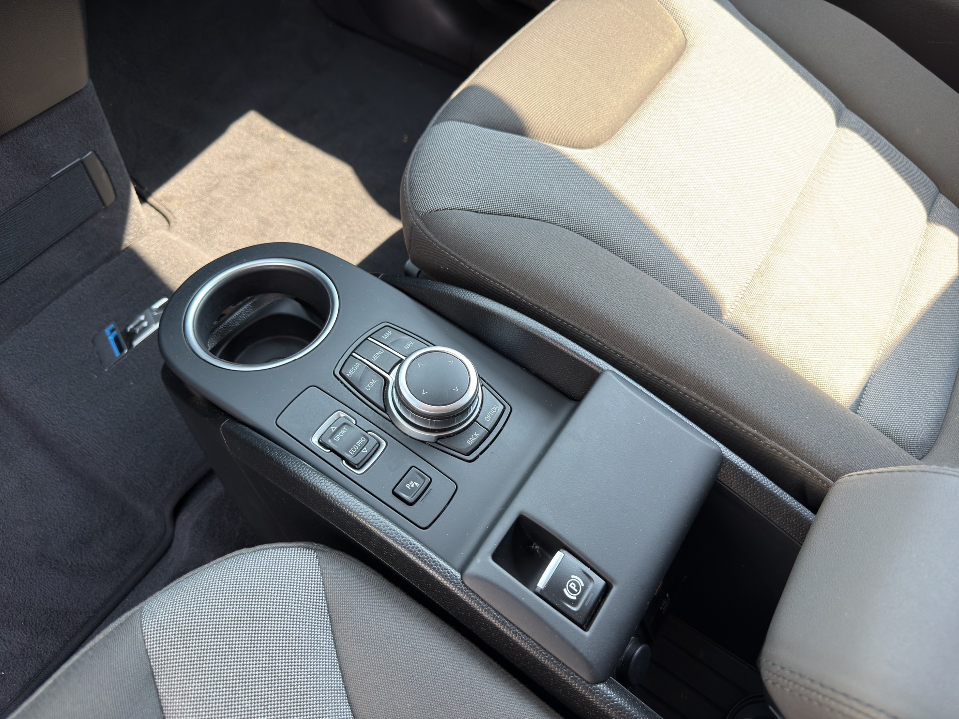BMW i3s (120Ah)-image-13
