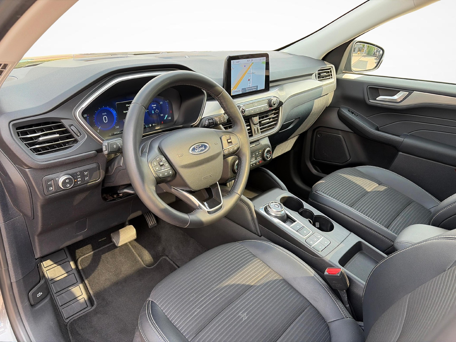 FORD Kuga 2.5 Plug-in Hybrid Titanium X-image-9