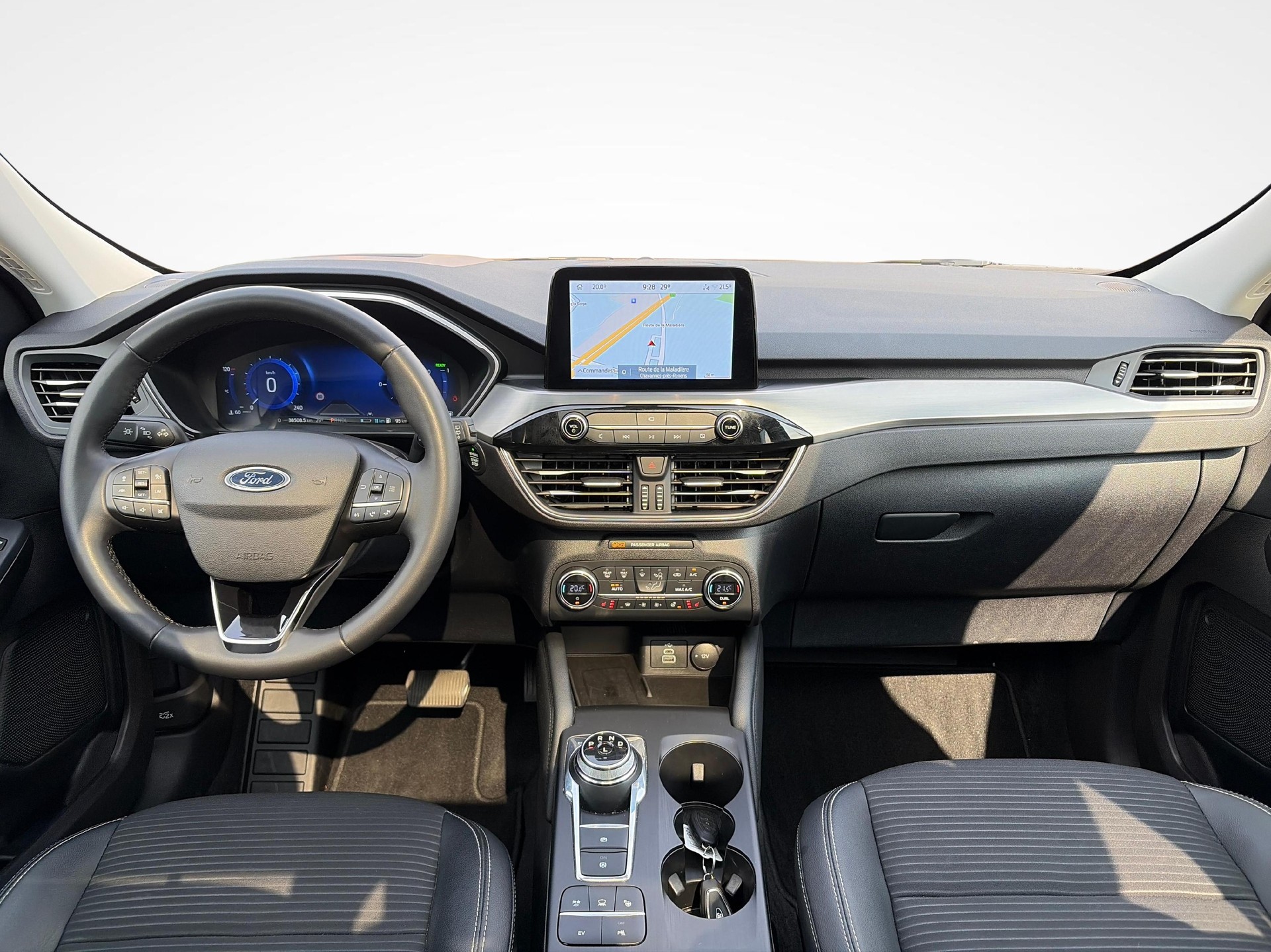 FORD Kuga 2.5 Plug-in Hybrid Titanium X-image-15