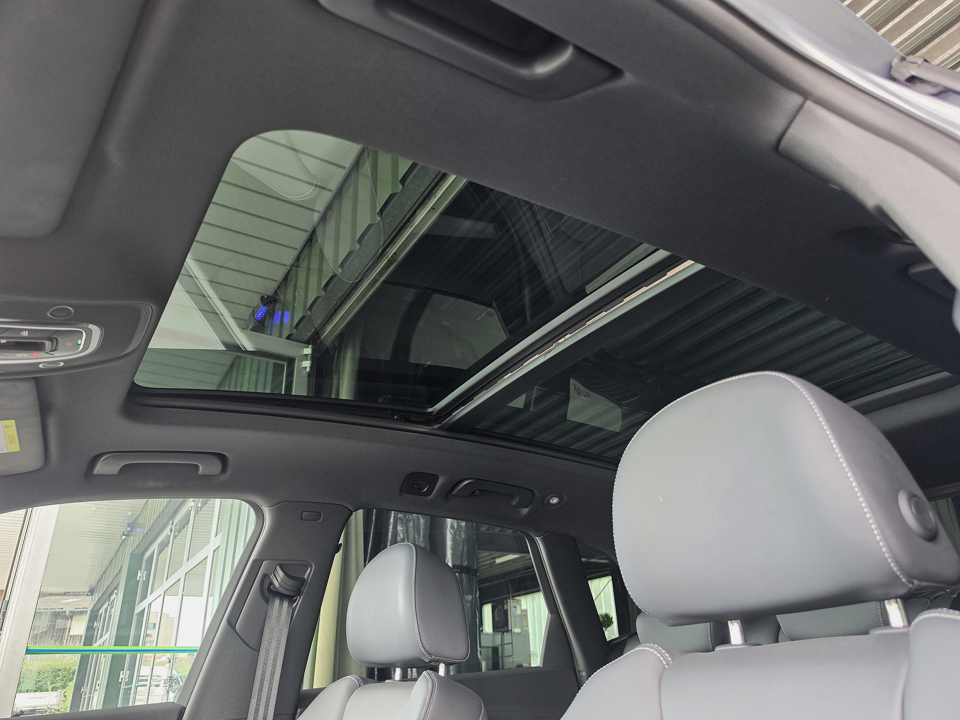 AUDI Q5 55 TFSI e S Line quattro S-Tronic-image-6