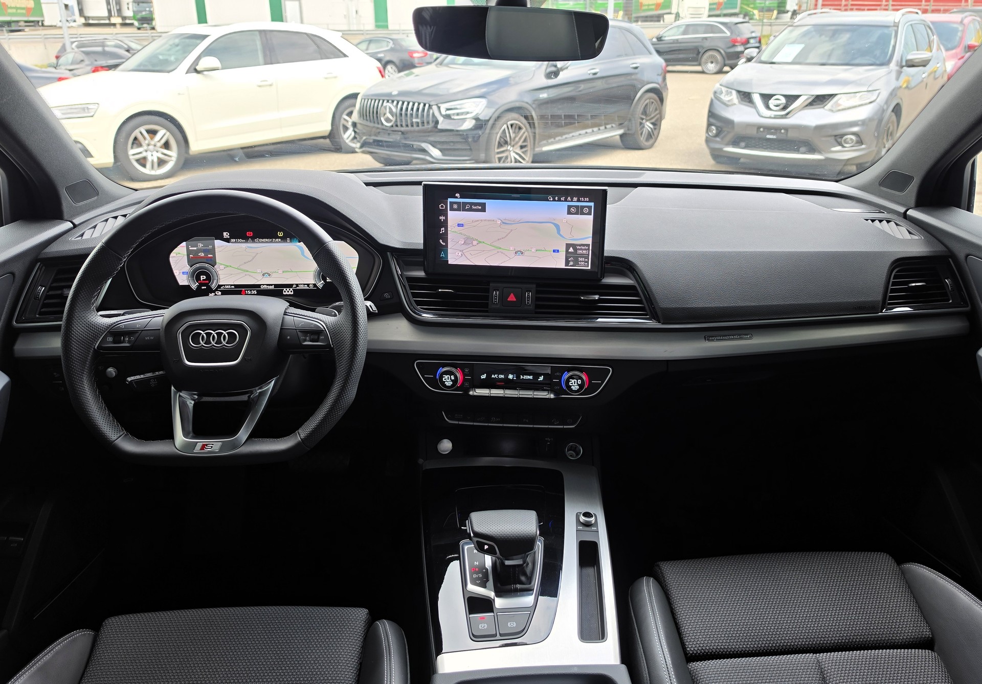 AUDI Q5 55 TFSI e S Line quattro S-Tronic-image-4