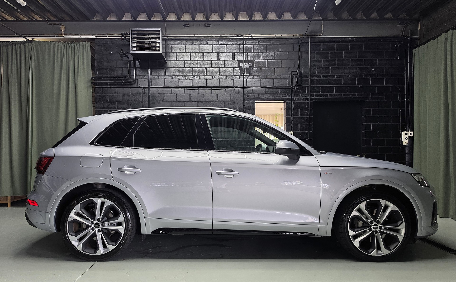 AUDI Q5 55 TFSI e S Line quattro S-Tronic-image-1