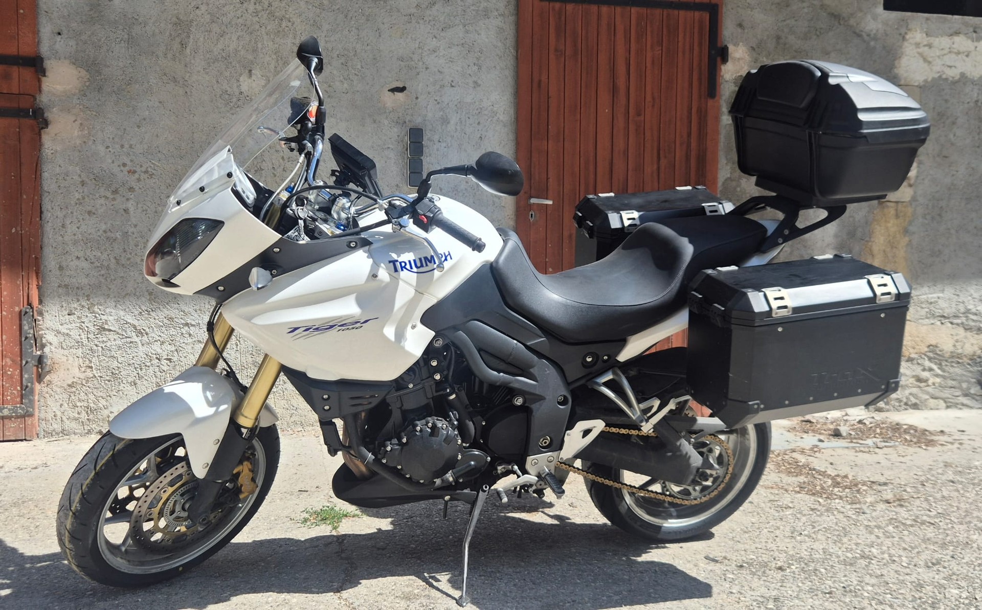 TRIUMPH Tiger 1050 ABS SE-image-3