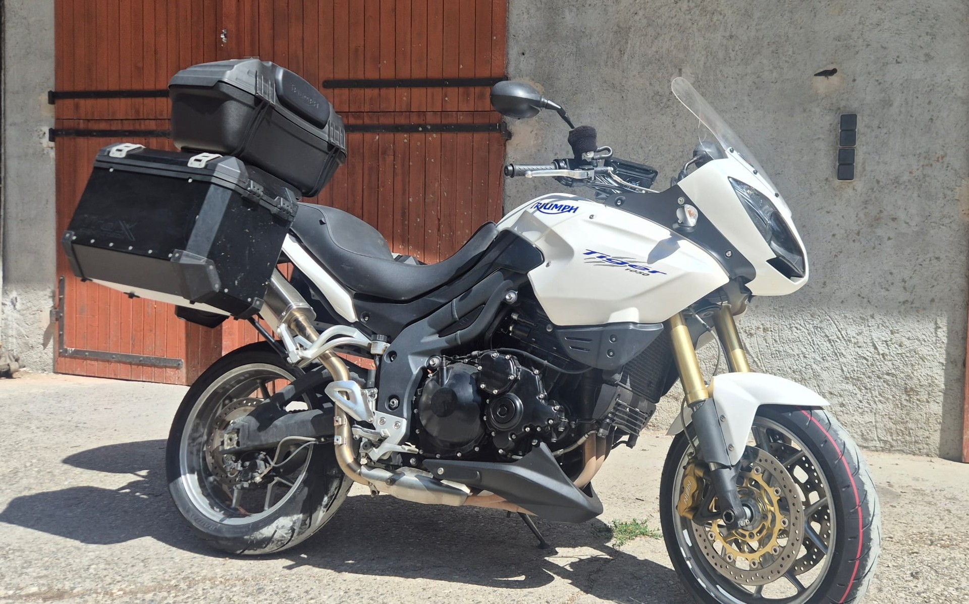 TRIUMPH Tiger 1050 ABS SE-image-2