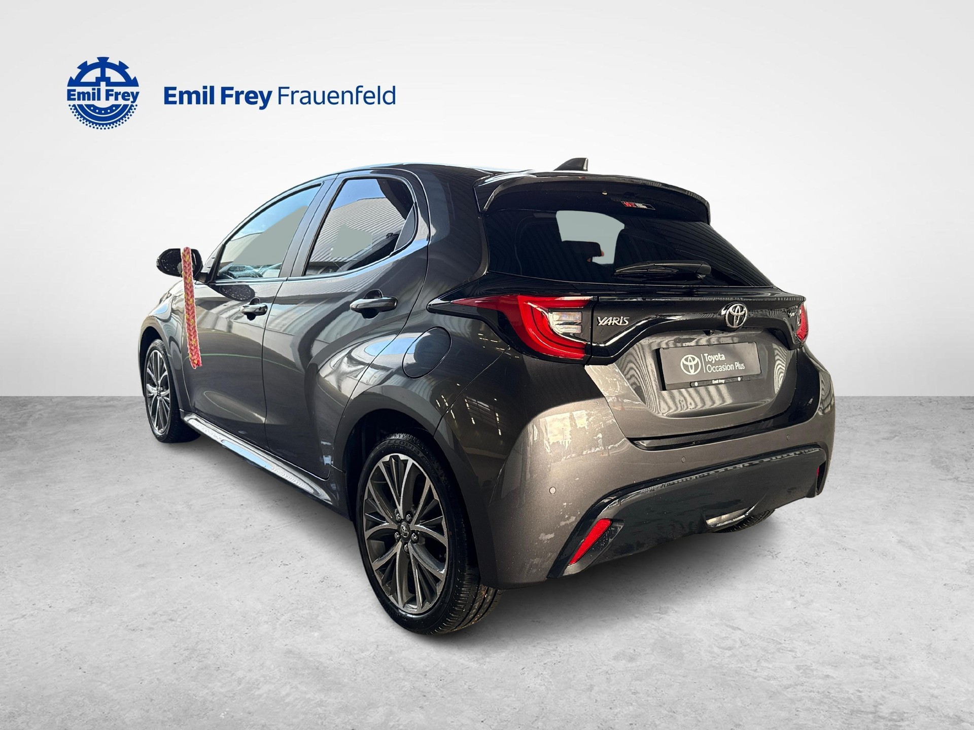 TOYOTA Yaris 1.5 VVT-i HSD Premium-image-2