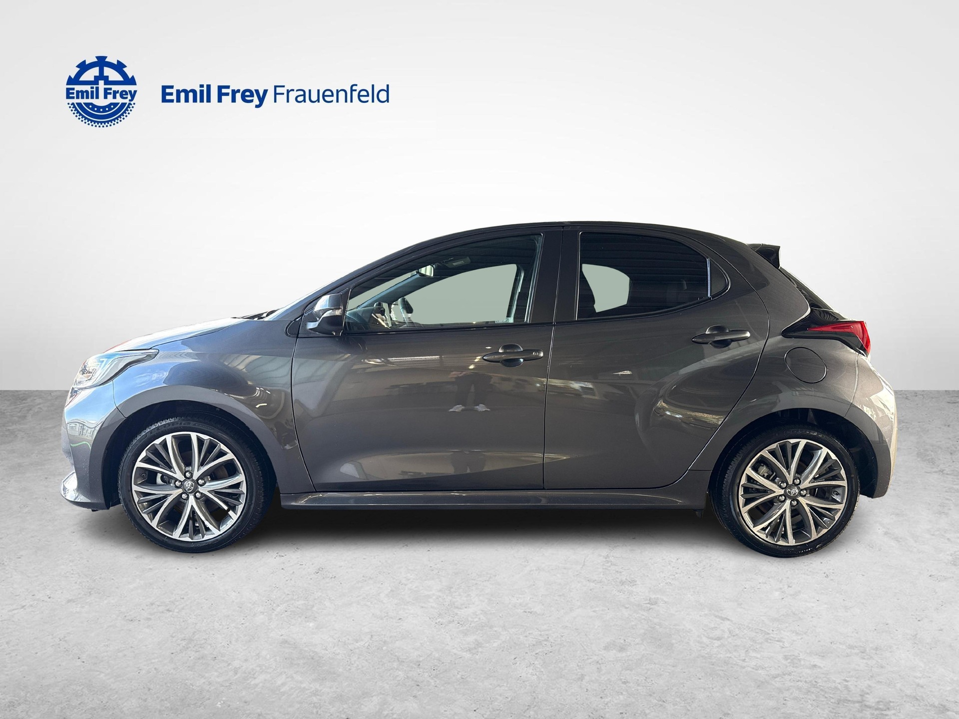 TOYOTA Yaris 1.5 VVT-i HSD Premium-image-1