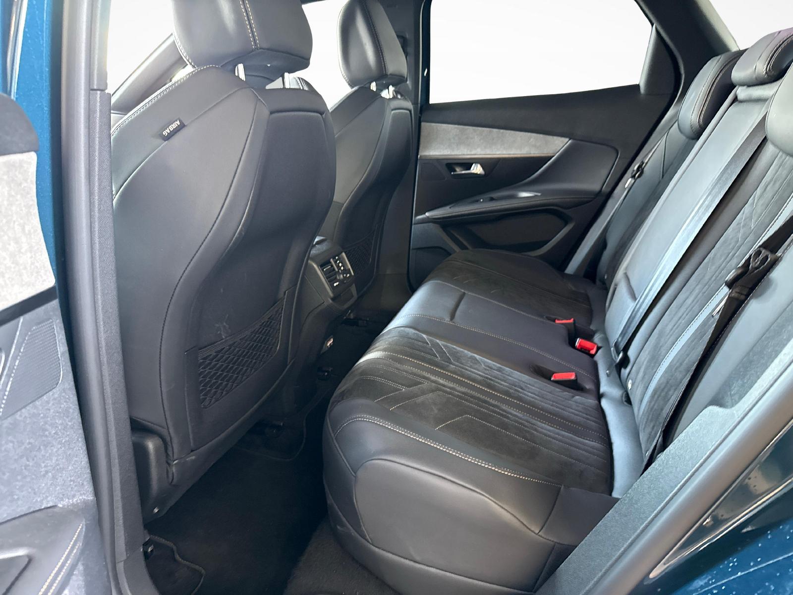 PEUGEOT 3008 1.6 Plug-in Hybrid4 GT-image-10