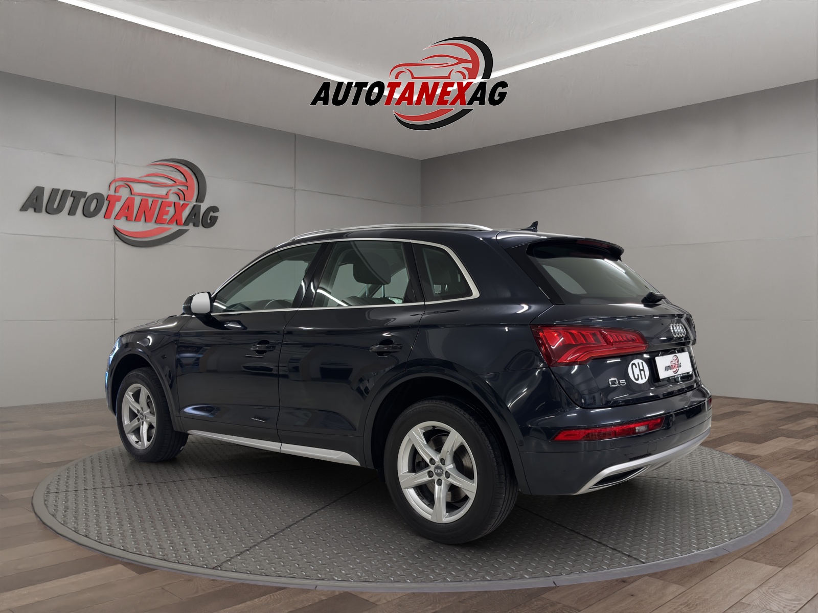 AUDI Q5 2.0 TFSI quattro S-tronic-image-2