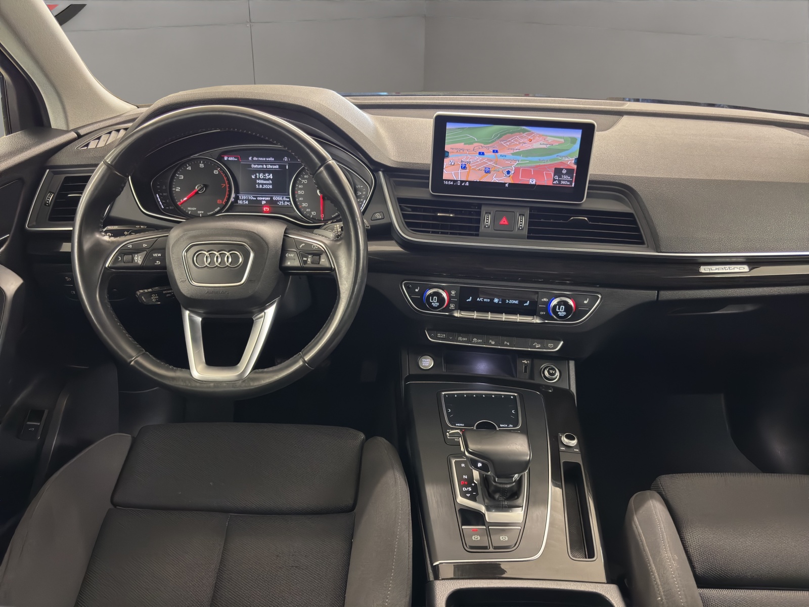 AUDI Q5 2.0 TFSI quattro S-tronic-image-13