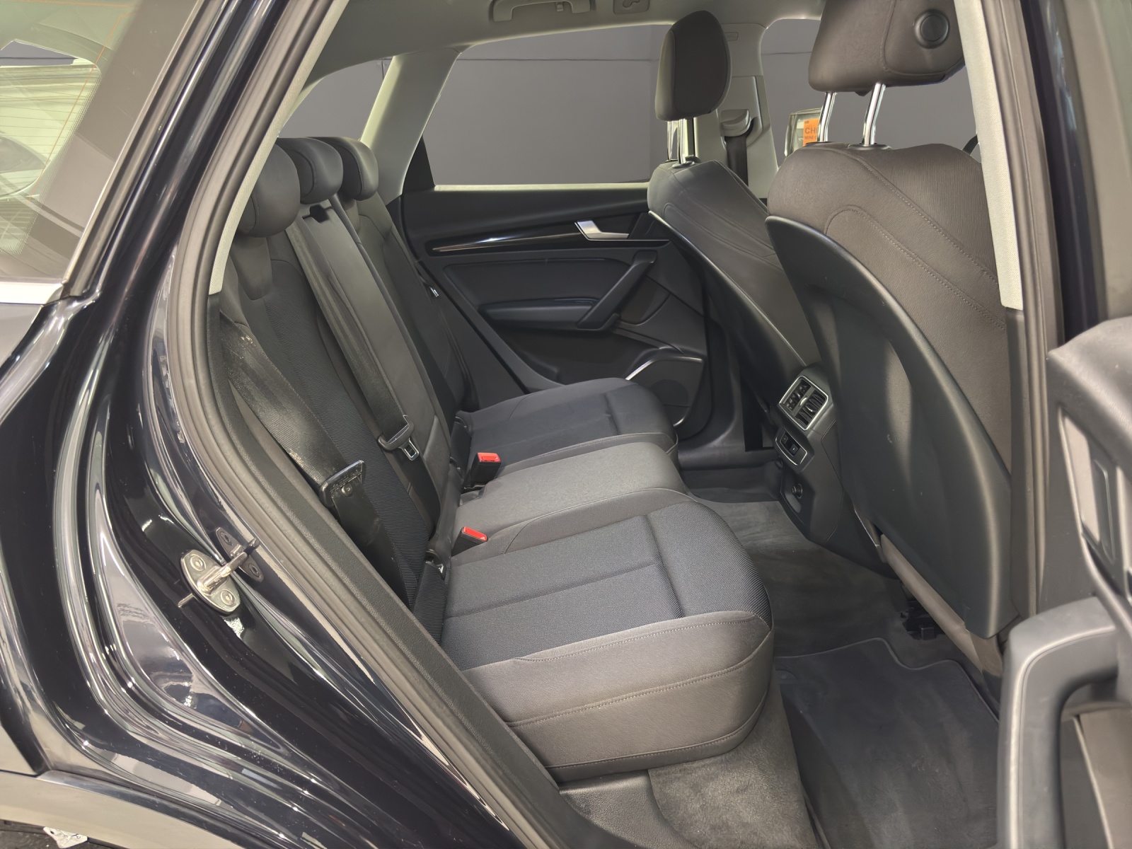 AUDI Q5 2.0 TFSI quattro S-tronic-image-18