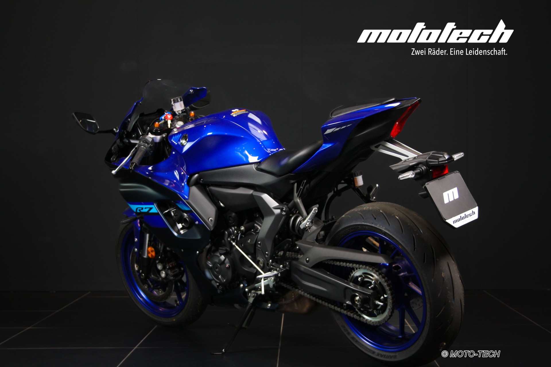 YAMAHA YZF-R7-showroom-element-3