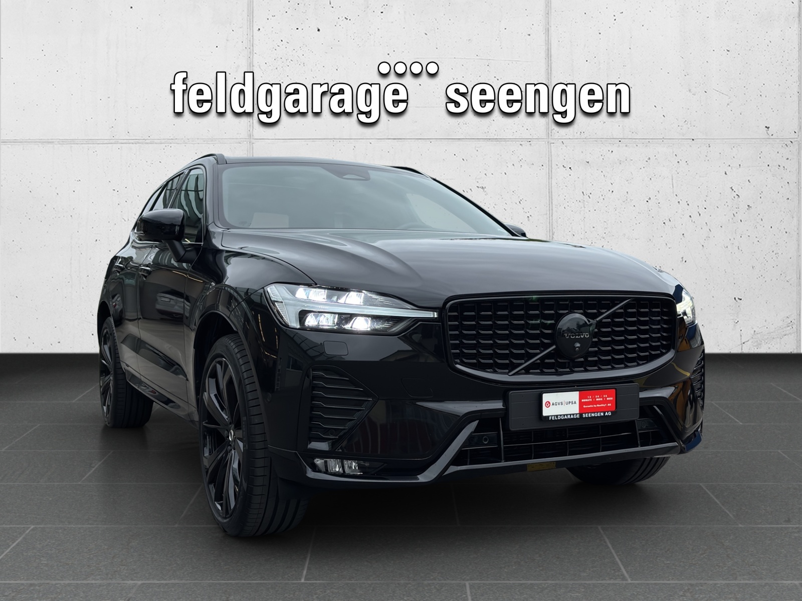 VOLVO XC60 B5 Benzin Mild Hybrid AWD Ultra Dark Geartronic mit AHK, Panorama-Ausstell-/Schiebedach & fortl. Werksgarantie 5 Jahre-image-2