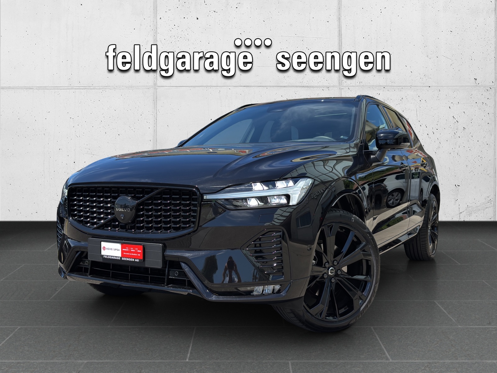 VOLVO XC60 B5 Benzin Mild Hybrid AWD Ultra Dark Geartronic mit AHK, Panorama-Ausstell-/Schiebedach & fortl. Werksgarantie 5 Jahre-image-0