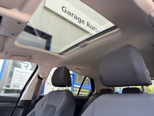 VW Golf 2.0 TSI Style DSG 4M-image-13
