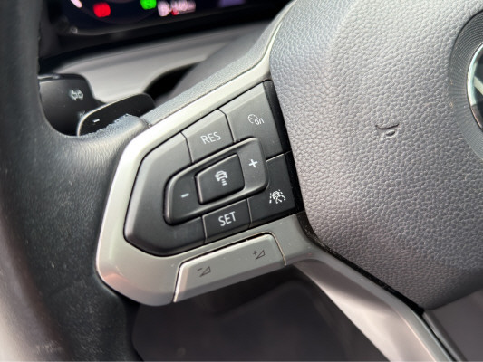 VW Golf 2.0 TSI Style DSG 4M-image-11