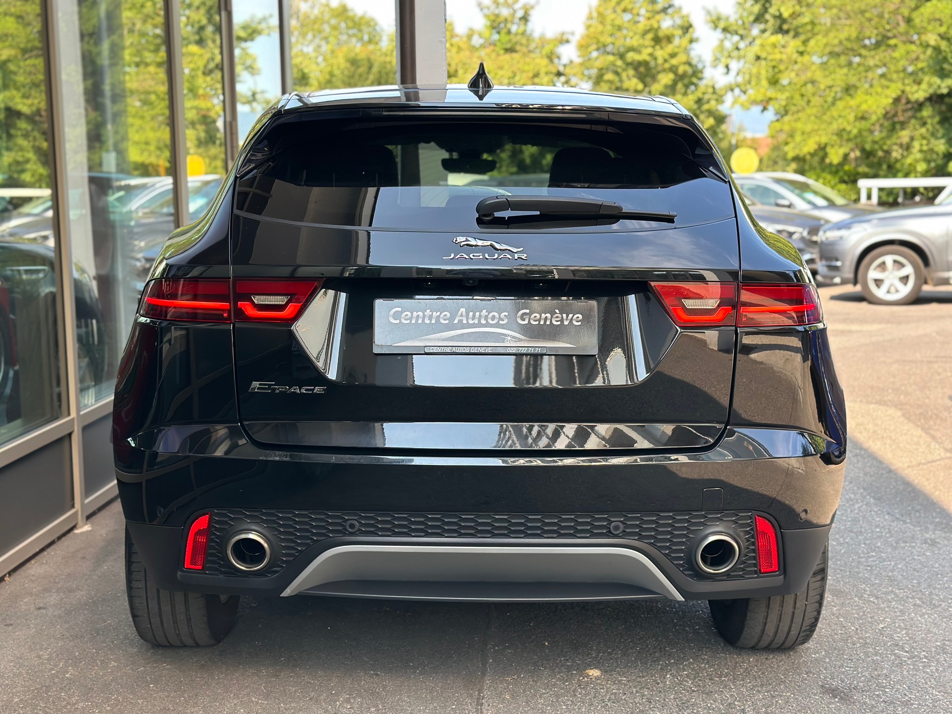 JAGUAR E-Pace 2.0d D180 R-Dynamic HSE AWD Automatik-image-4