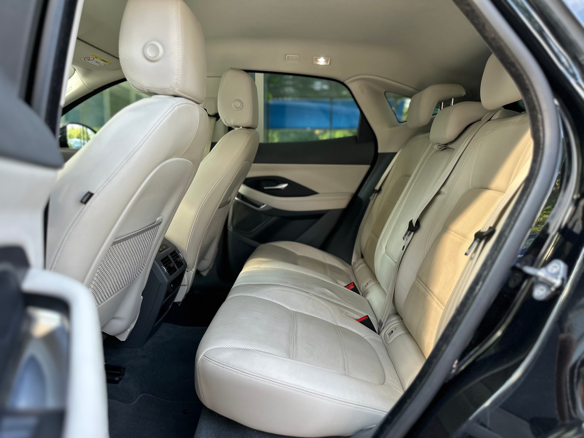 JAGUAR E-Pace 2.0d D180 R-Dynamic HSE AWD Automatik-image-7