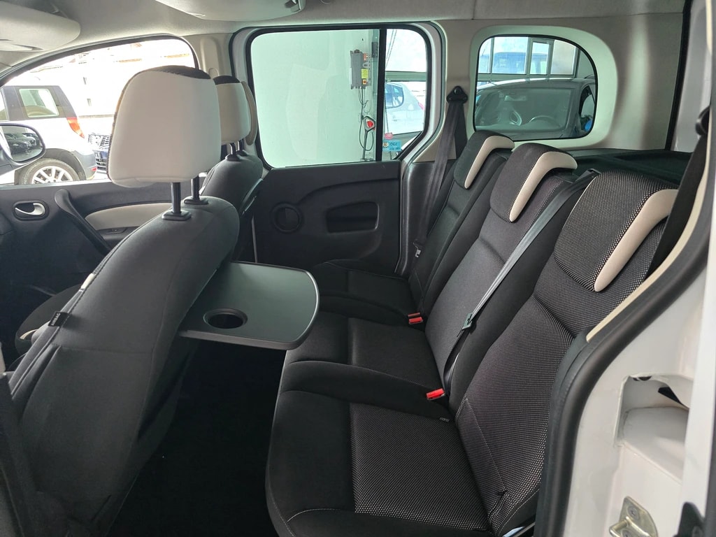 RENAULT Kangoo 1.5 dCi Swiss Edition-image-14