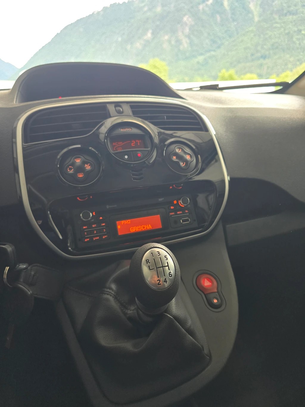 RENAULT Kangoo 1.5 dCi Swiss Edition-image-15