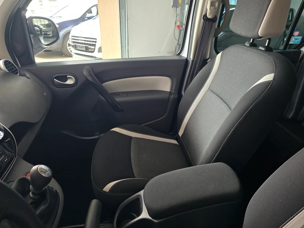 RENAULT Kangoo 1.5 dCi Swiss Edition-image-12