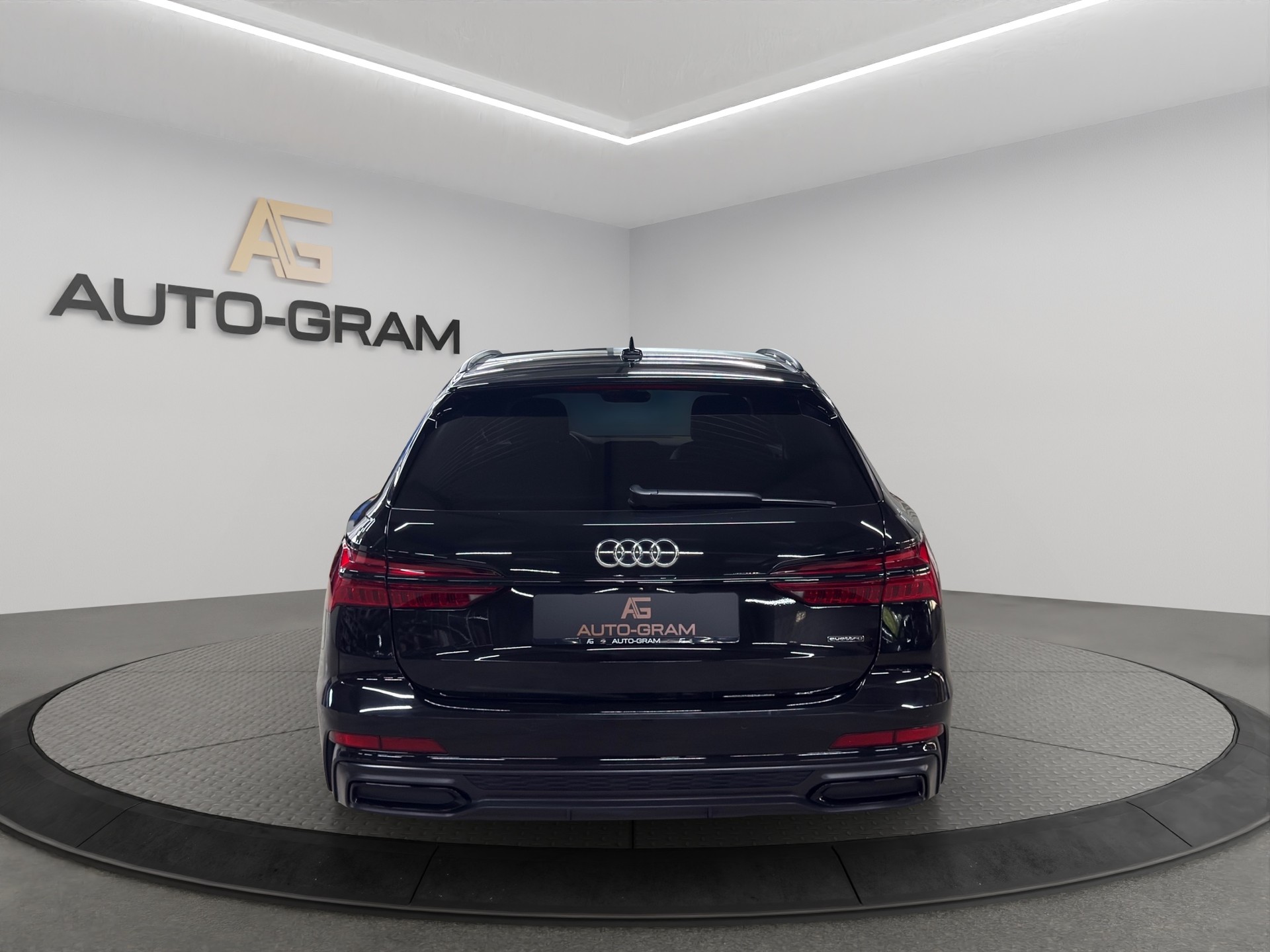 AUDI A6 Avant 45 TFSI Sport Attraction quattro S-tronic-showroom-element-3