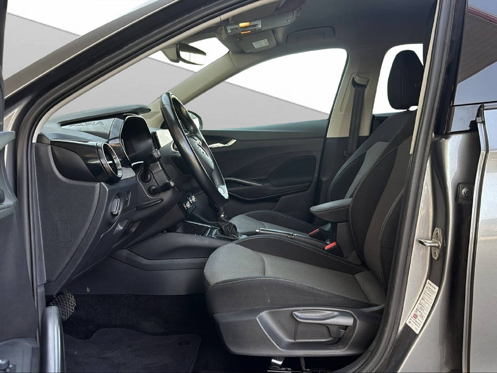 SKODA Fabia 1.0 TSI Ambition DSG-image-9