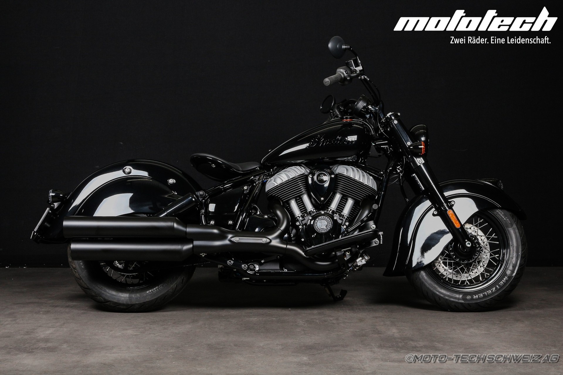 INDIAN Chief Vintage-showroom-element-1