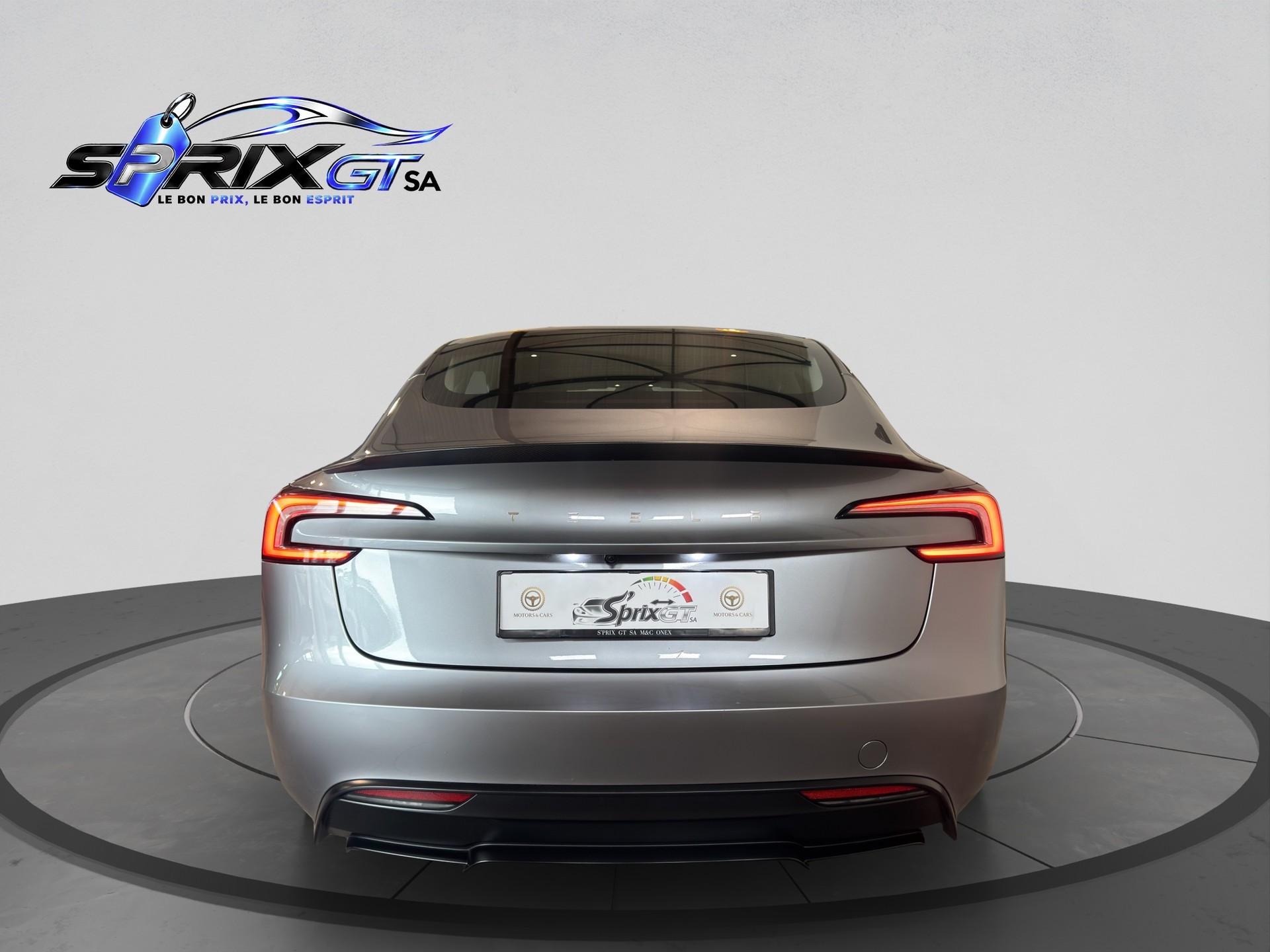 TESLA Model 3 Dual Motor Performance AWD-showroom-element-3