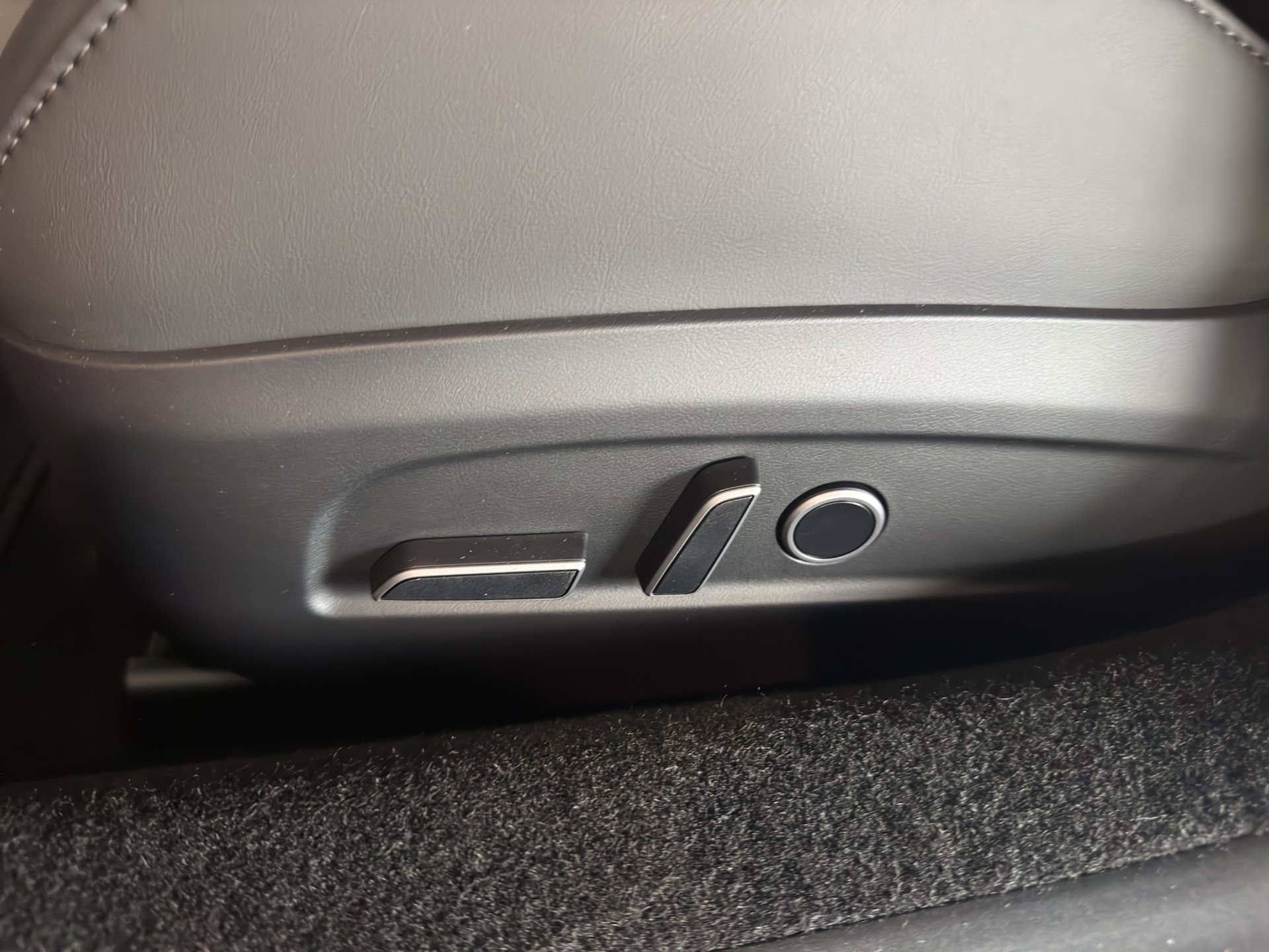 TESLA Model 3 Dual Motor Performance AWD-image-25