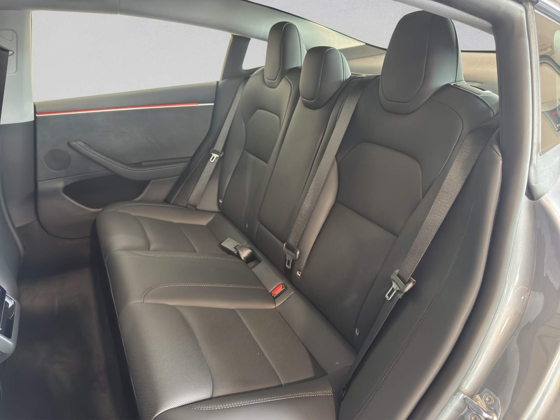 TESLA Model 3 Dual Motor Performance AWD-image-11