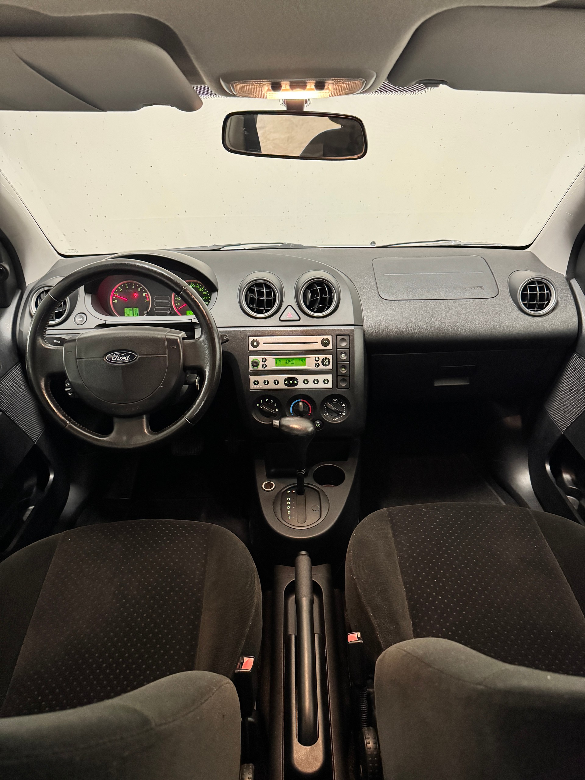 FORD Fiesta 1.6 16V Trend-image-8